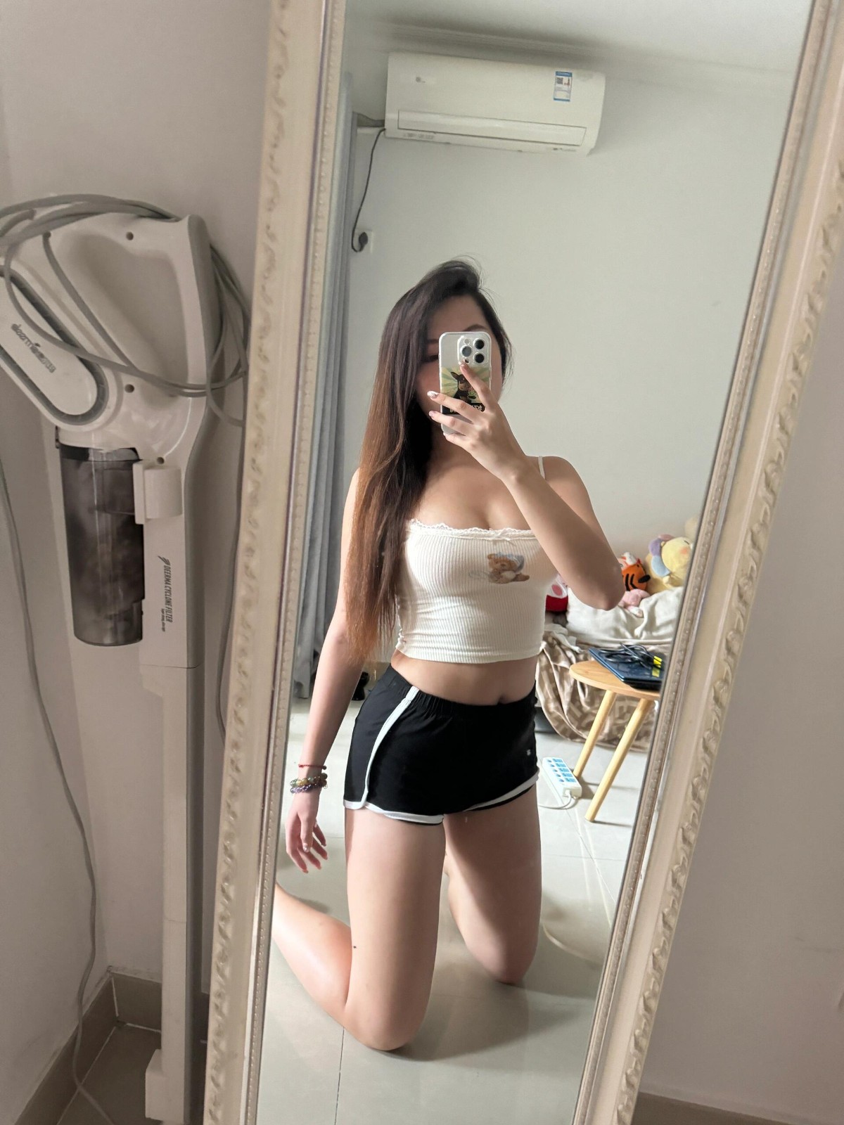 外围颜值身材在线，皮肤很光滑