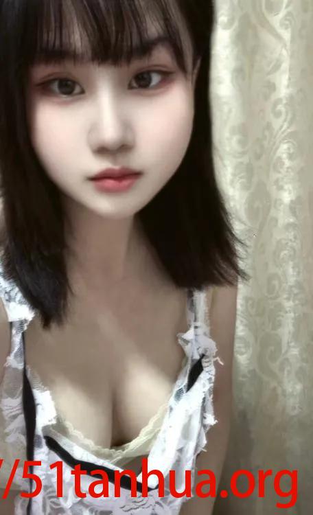 西安粉嫩翘臀灵儿